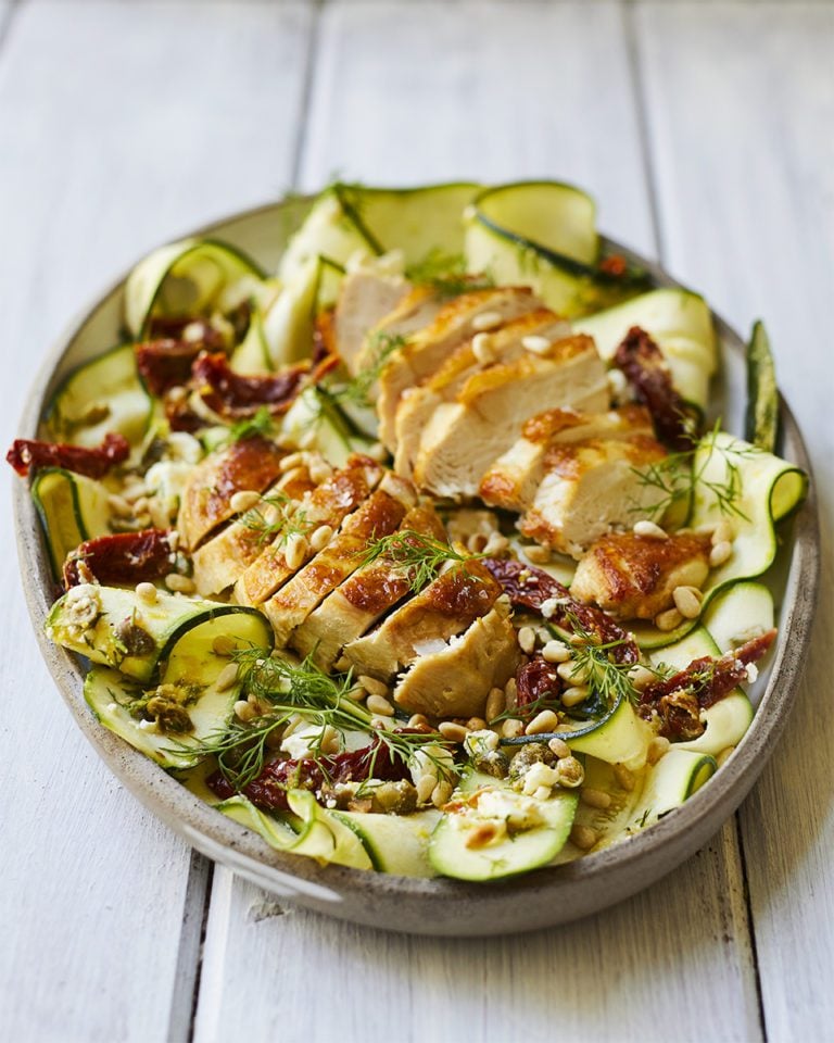 Chicken and courgette salad bowls