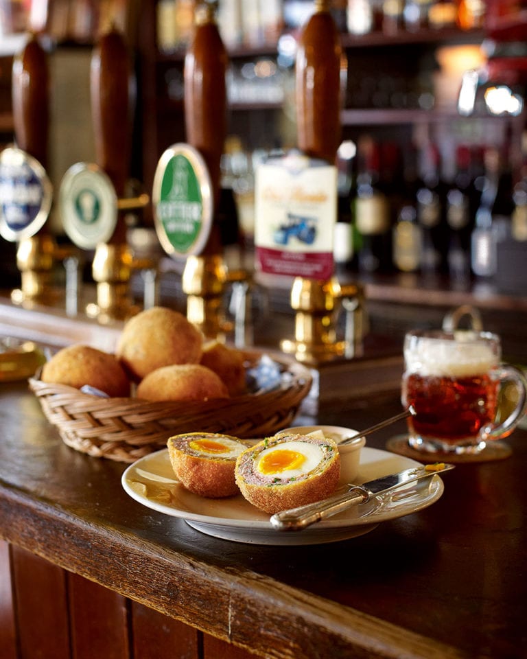 The delicious. virtual quiz for foodies – with REAL pub grub